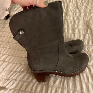 Ugg Clog Style Boots Gray Suede With Wooden Platform Uggs  US 9